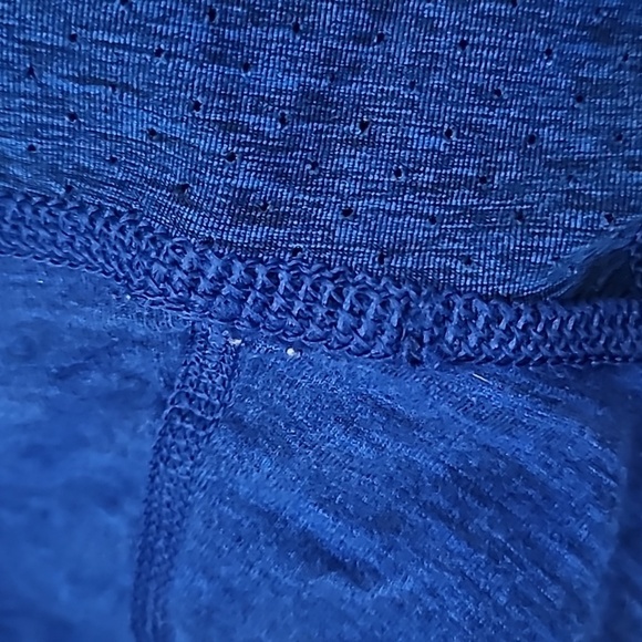 American Eagle Active Extreme Flex Heathered Blue and Black Short Sleeve Tee - Picture 9 of 12